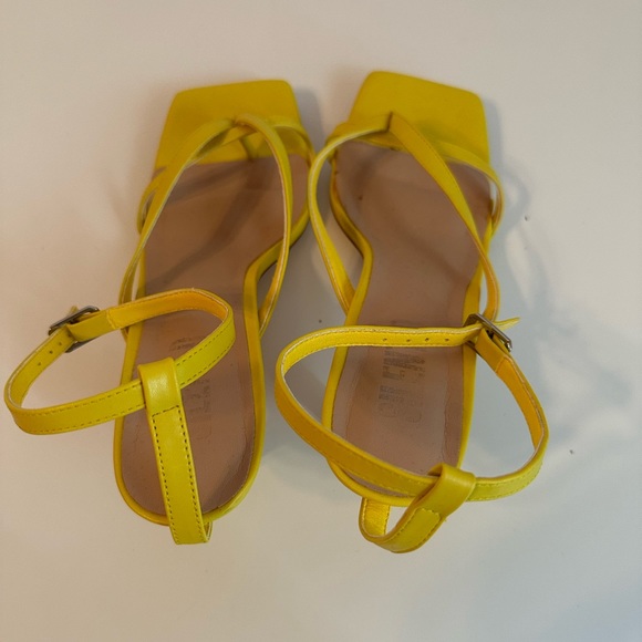 Silent D  sandals - Picture 3 of 5